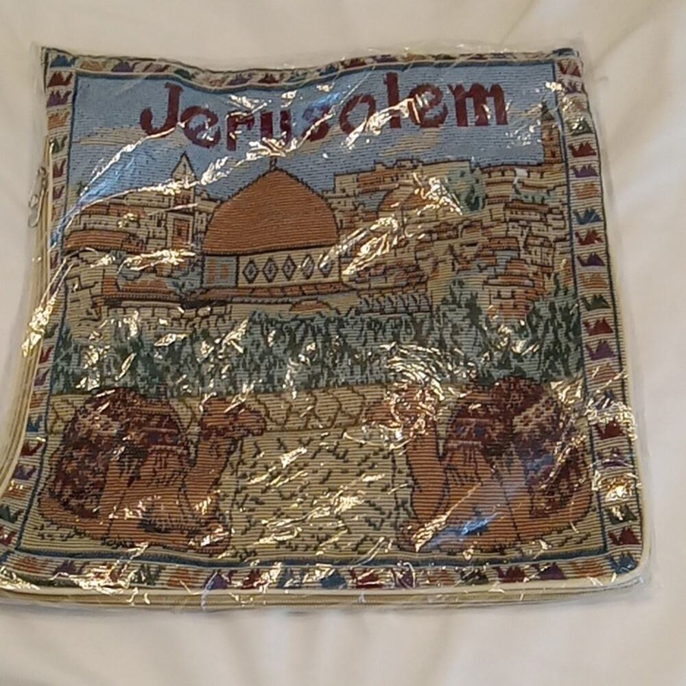 NWT  Jerusalem embroidered Expandable Tote Bag. Carryall, Religion,